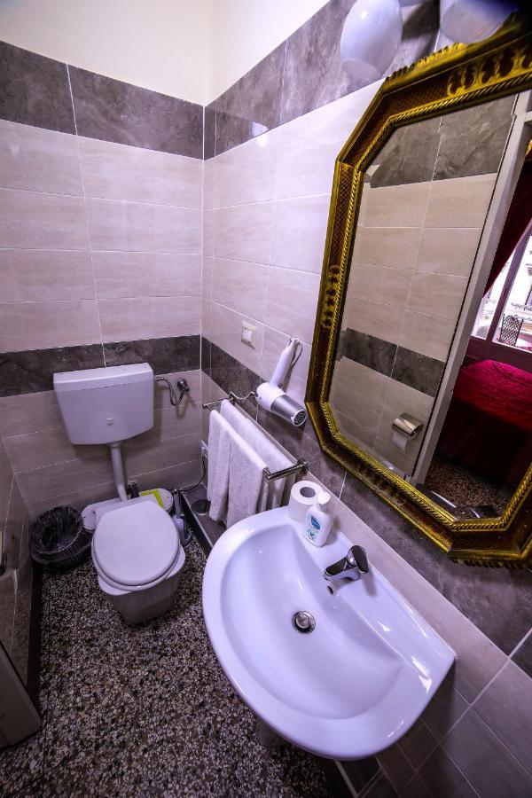 Well Come - Palazzo Reale Hotel Naples Exterior photo