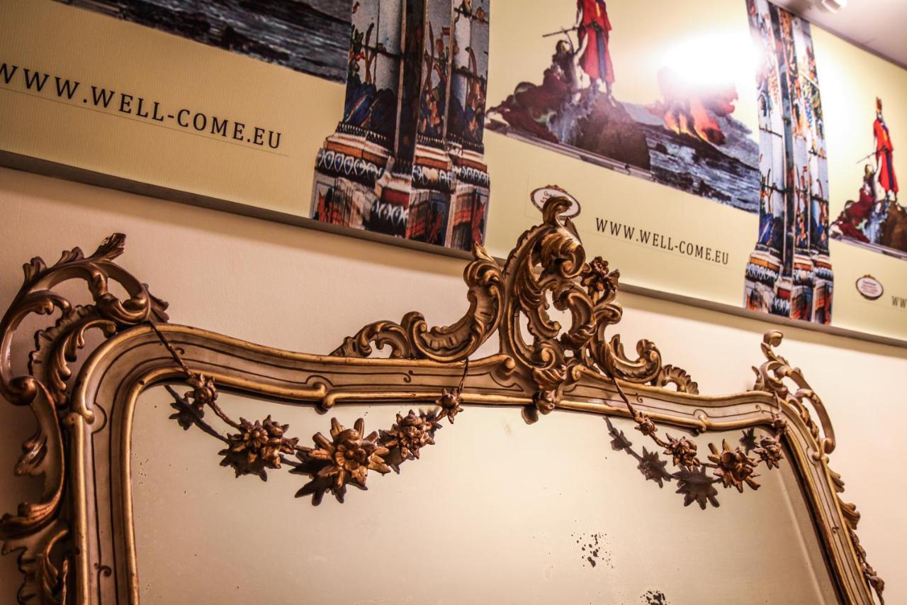 Well Come - Palazzo Reale Hotel Naples Exterior photo